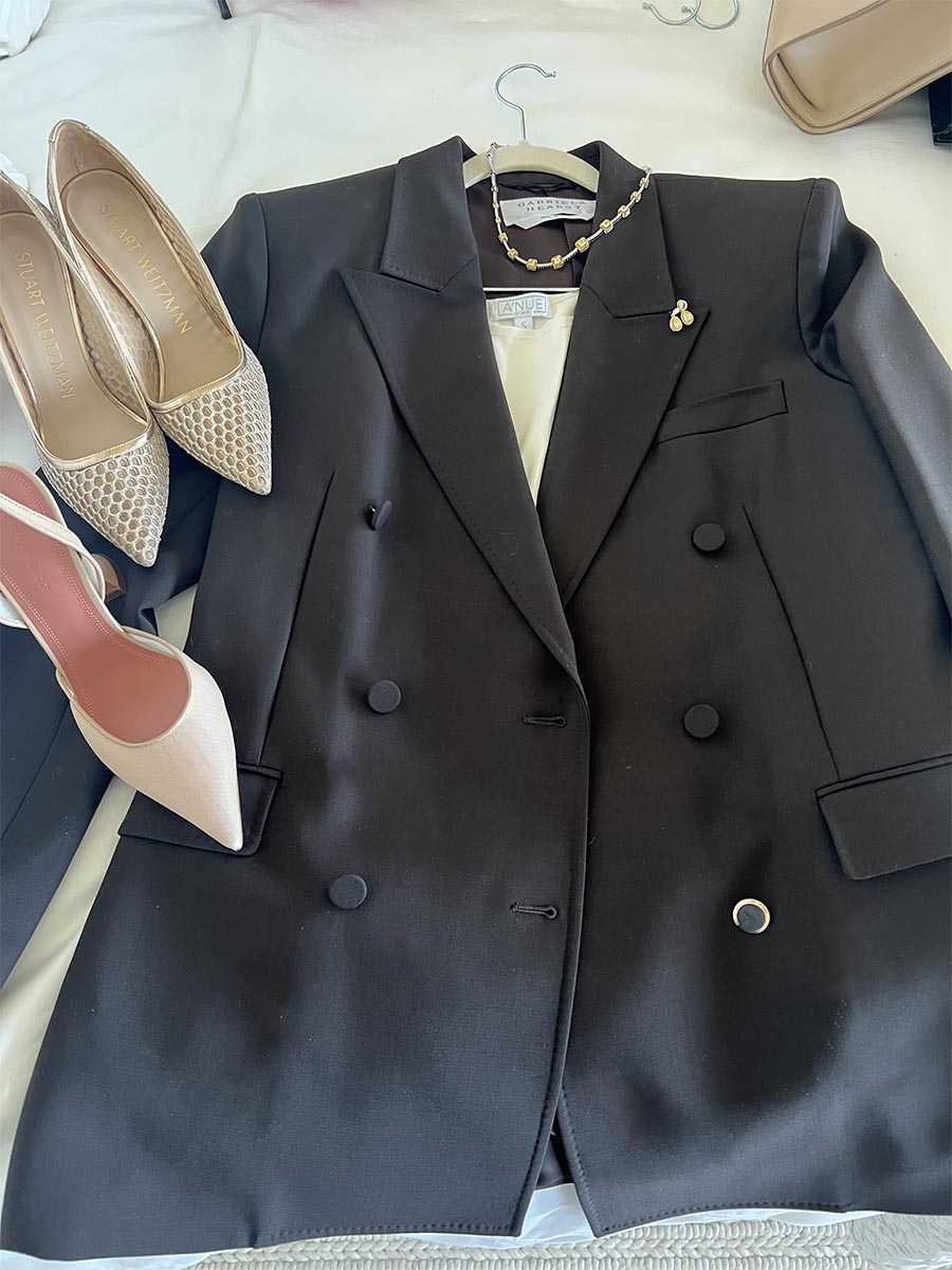 Black blazer and shoe styling